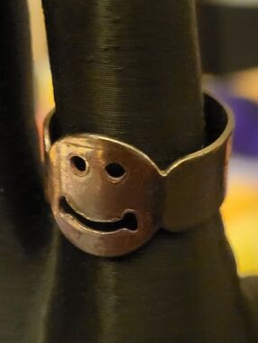 1960s VINTAGE silver Tone Smiley Face Novelty Ring Adjustable